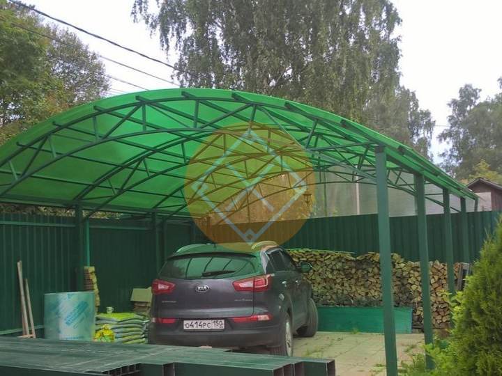 навес для одной машины из поликарбоната