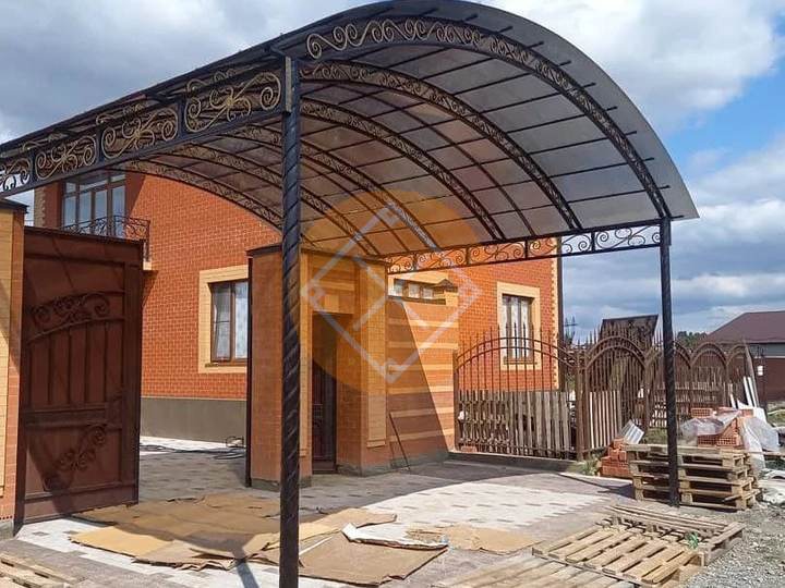 арочный навес с ковкой