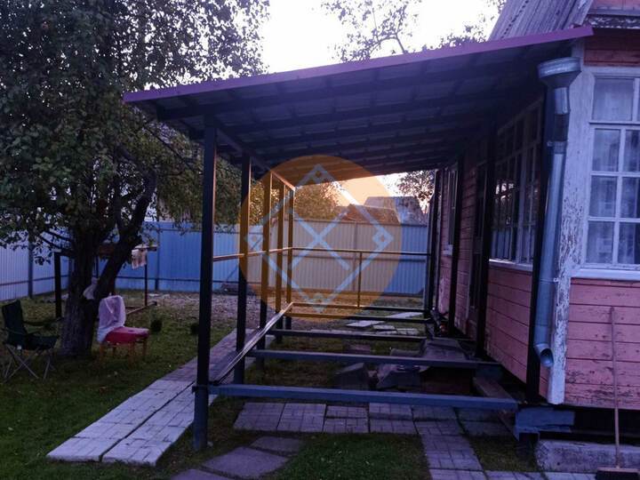примыкающий односкатный навес из профлиста