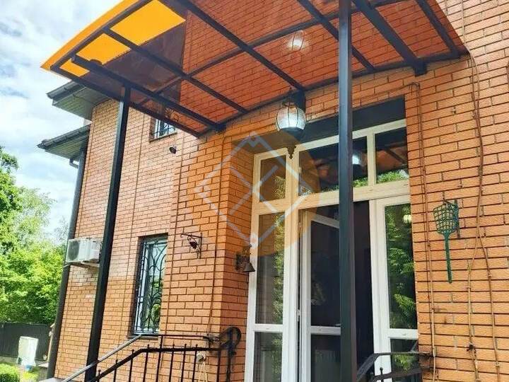 козырёк для крыльца кирпичного дома